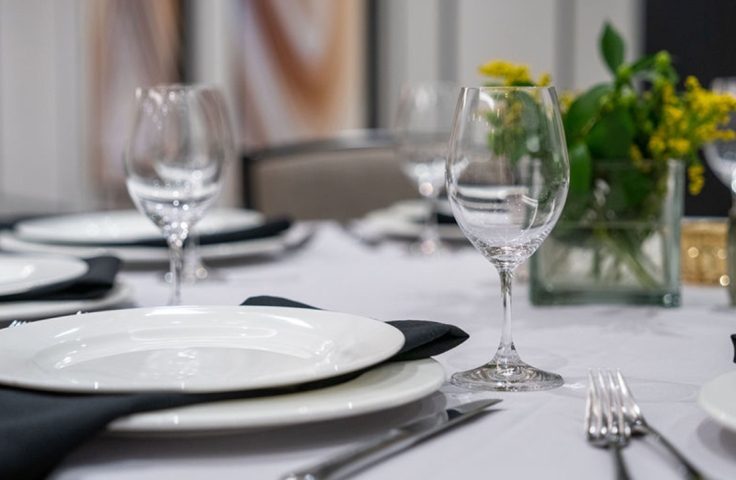 Plate & Wine Glass Table Setting